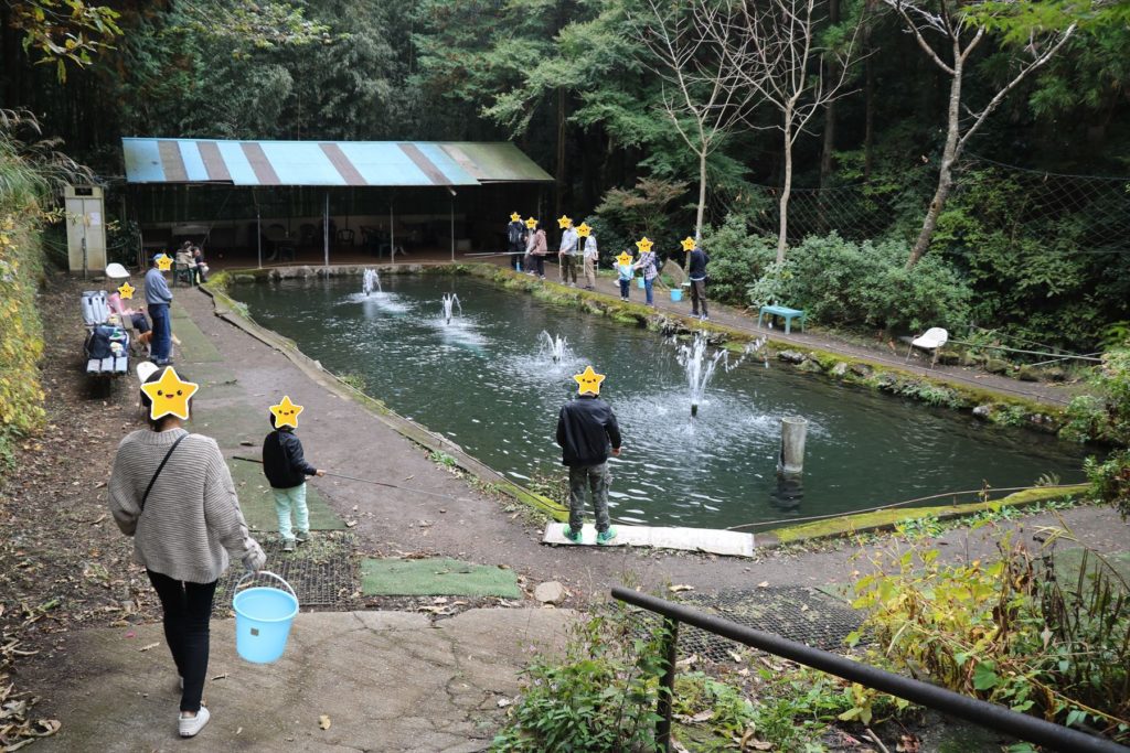 秋の紅葉を楽しみながら焼き魚！大山フィッシングセンター  とんぼの 